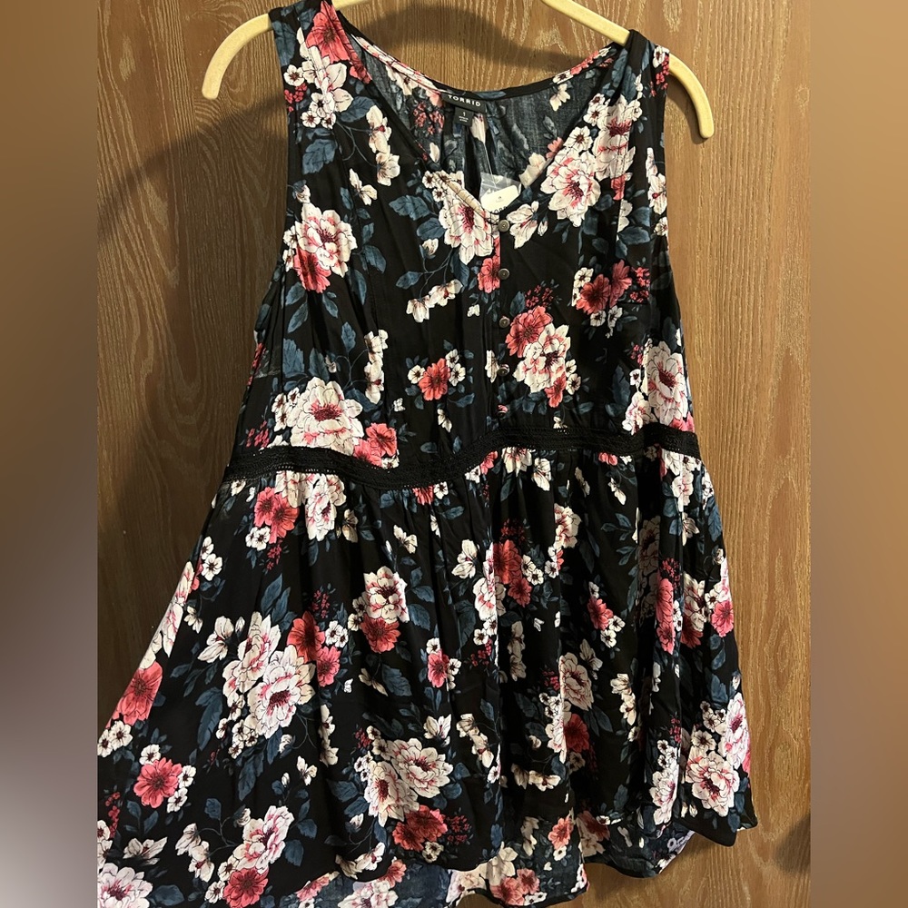 Floral V-neck Tunic Tank Top, NWT, Torrid